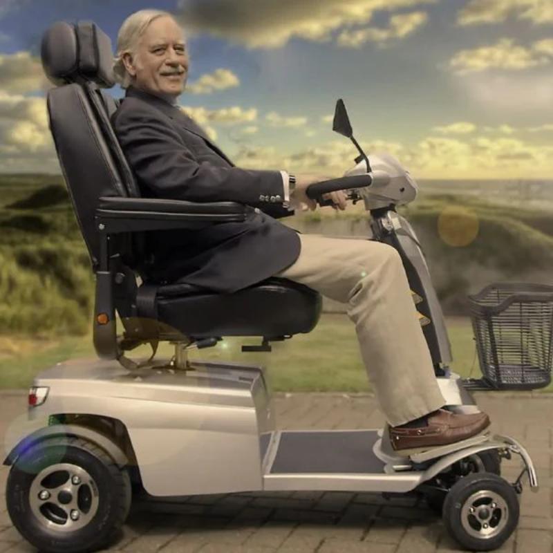 Quingo Toura 2 mobility scooter lifestyle side view 